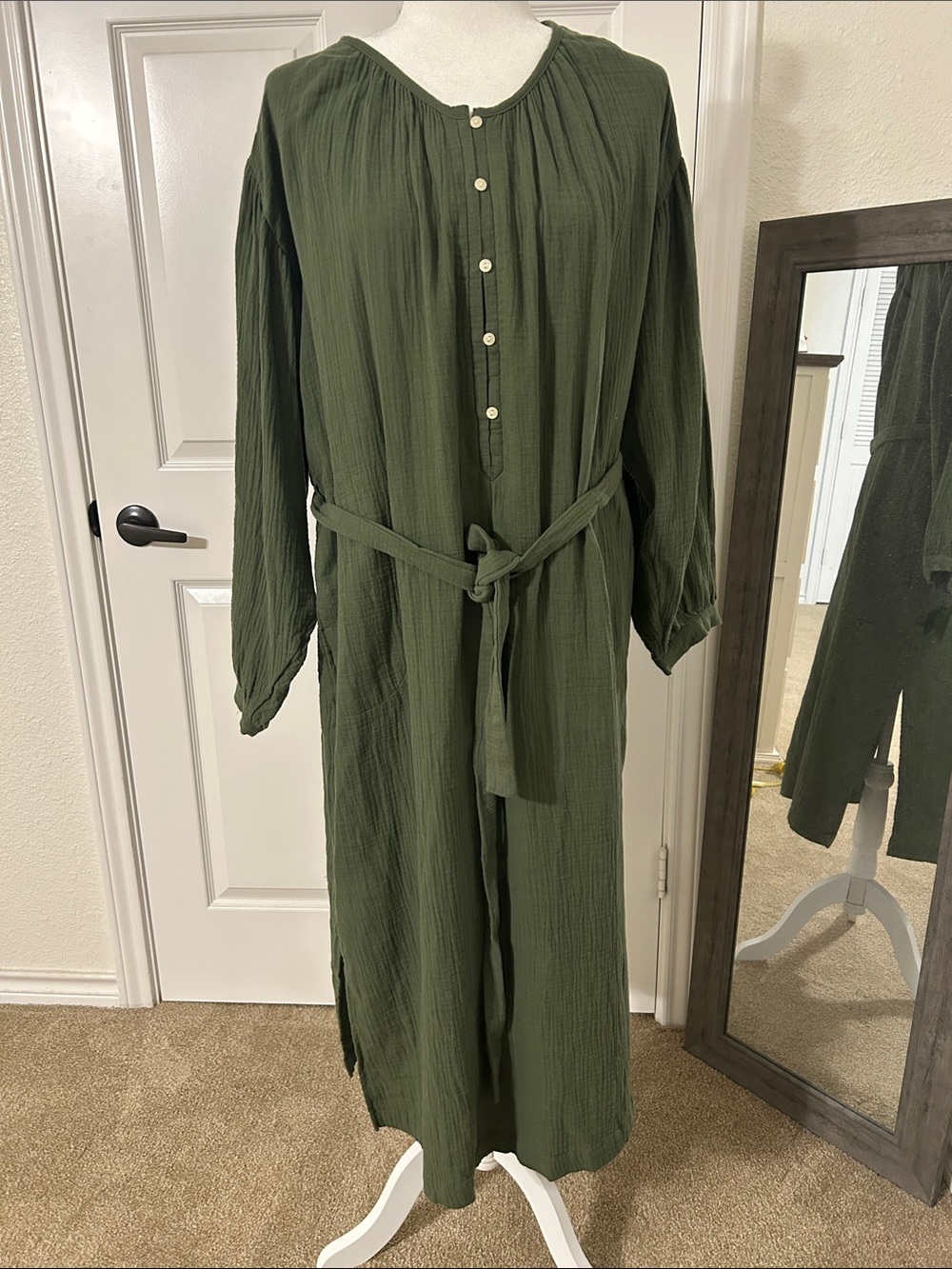 Universal Thread NWOT Soft Gauzy Olive Green Button Front Dress w/ Pockets, XL